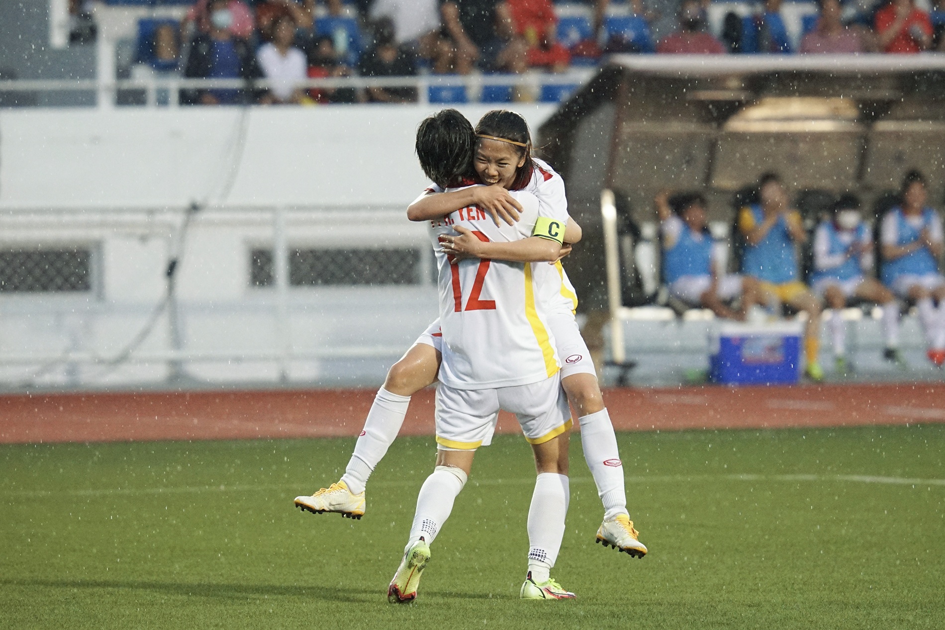 Doi truong tuyen nu Viet Nam lap ky luca anh 1