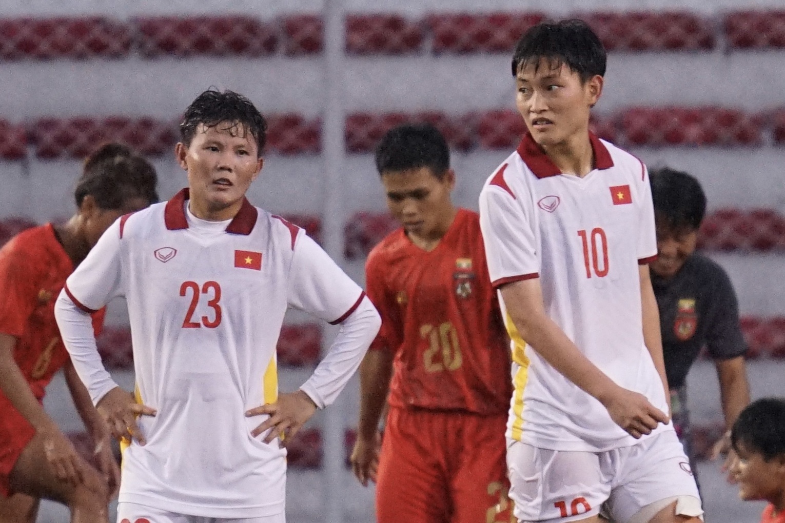 Tuyen nu Viet Nam that bai trong tran tranh HCD giai Dong Nam A hinh anh