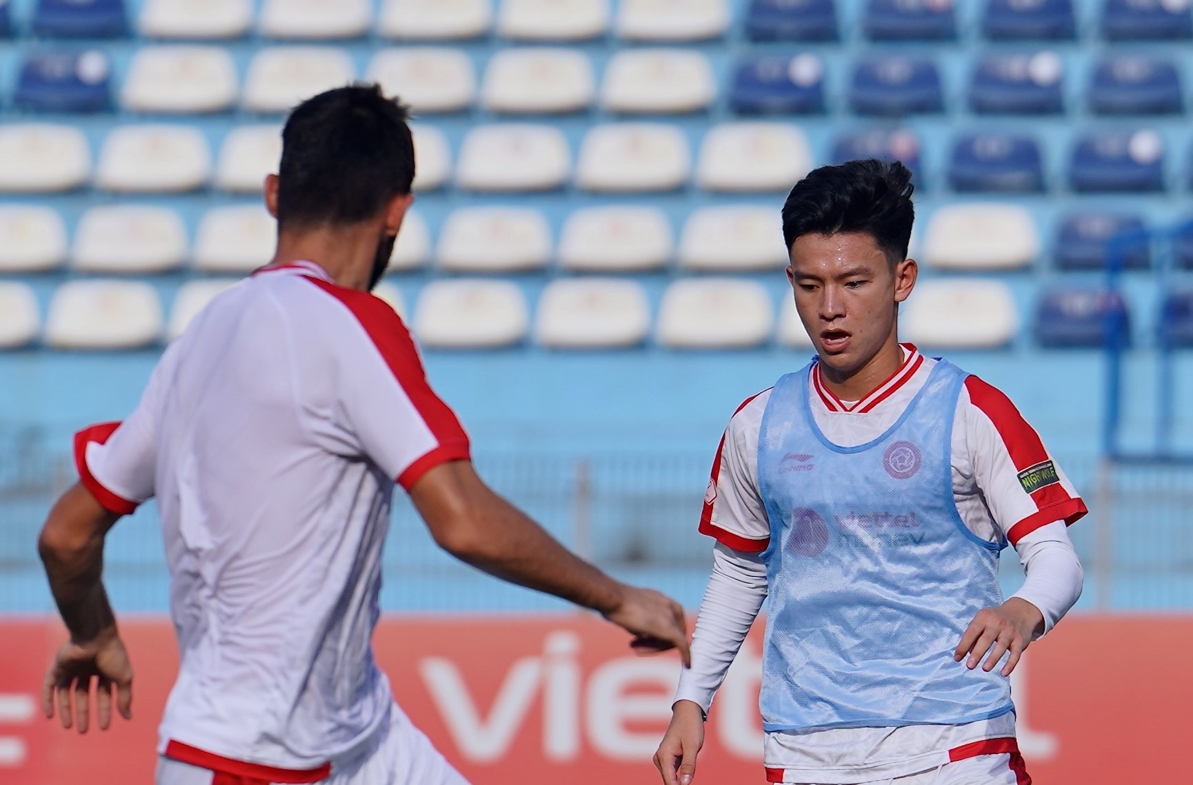 HLV Bae Ji-won het loi khen ngoi Phan Tuan Tai hinh anh