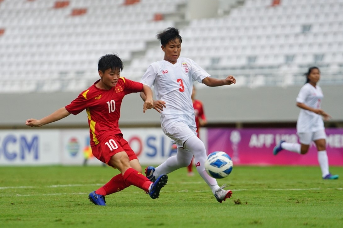 Tien dao U18 nu Viet Nam gianh danh hieu Vua pha luoi giai khu vuc anh 1