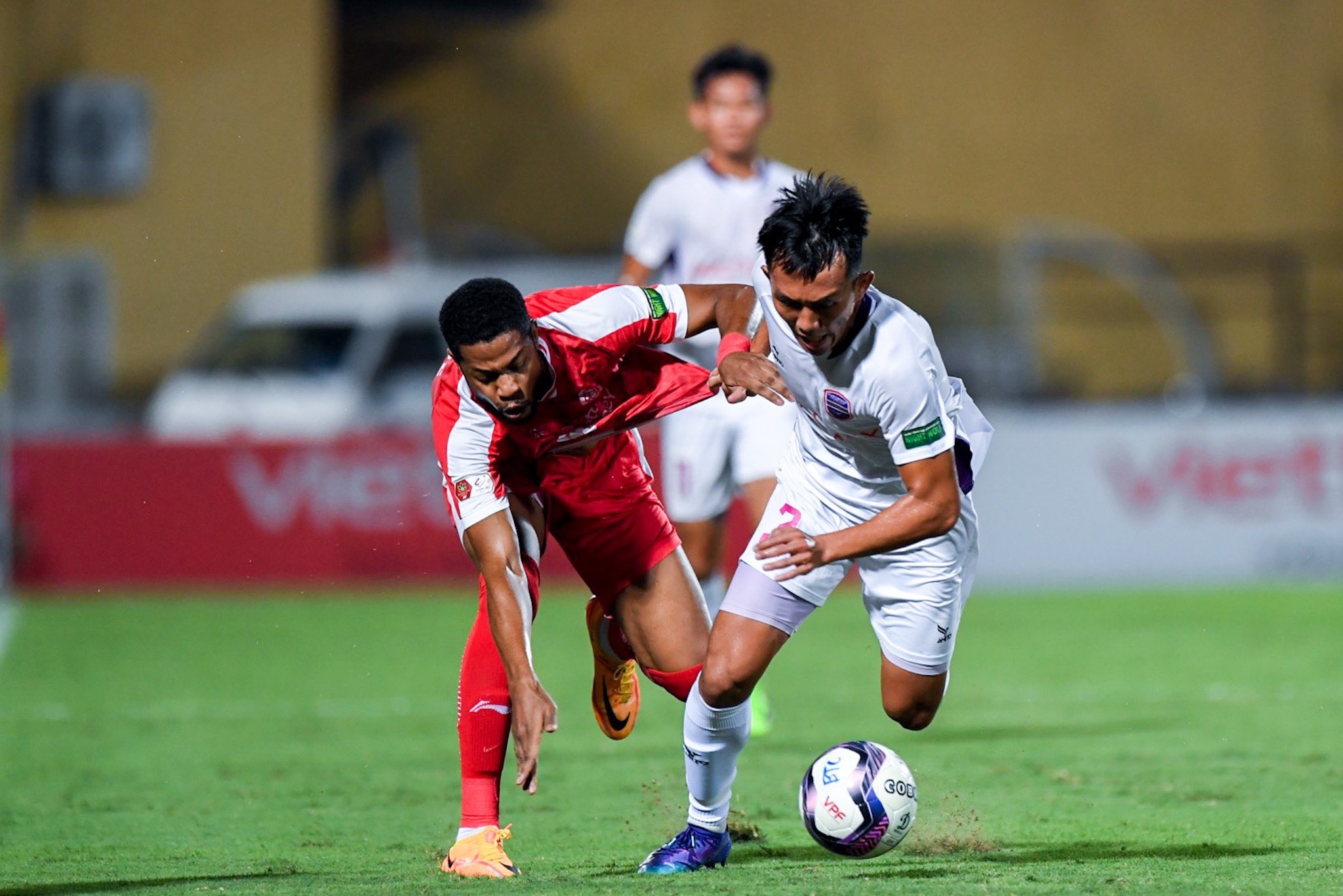 HLV Han Quoc: 'Neu muon bong da phat trien,  trong tai nen thay doi' anh 1