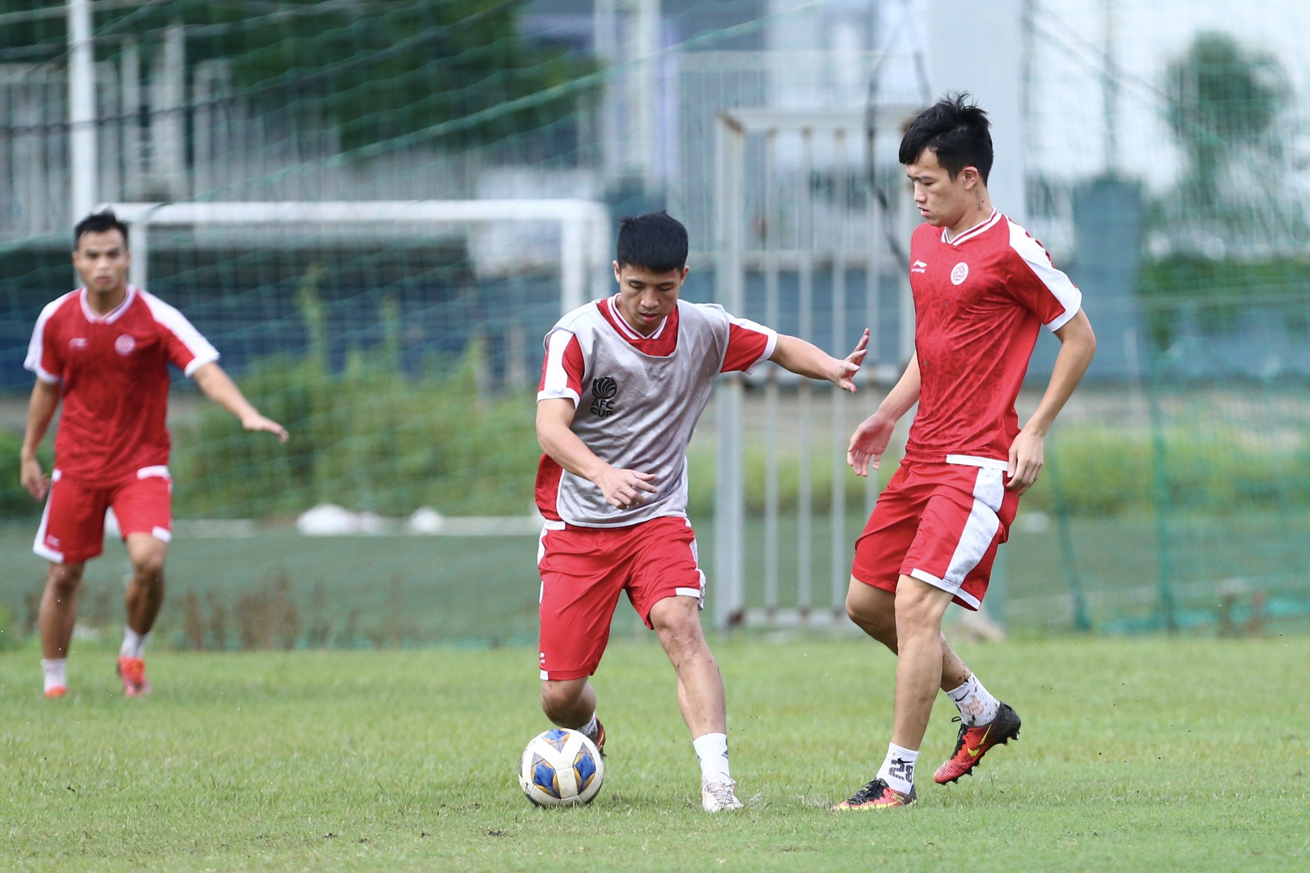 Phan Tuan Tai va Nham Manh Dung tro lai doi hinh Viettel anh 1