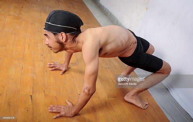 'Cau be cao su' co biet tai xoay dau 180 do hinh anh