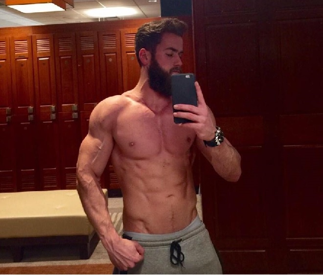 “Tập luyện thật sự là một phần không thể thiếu hàng ngày. Nhưng chúng tôi vẫn tận hưởng cuộc sống riêng như đi du lịch và gặp gỡ bạn bè. Cả hai tin rằng chính mình là người quyết định hình dáng bên ngoài của bản thân, trong khi vẫn cân bằng được cuộc sống hàng ngày” – James chia sẻ.