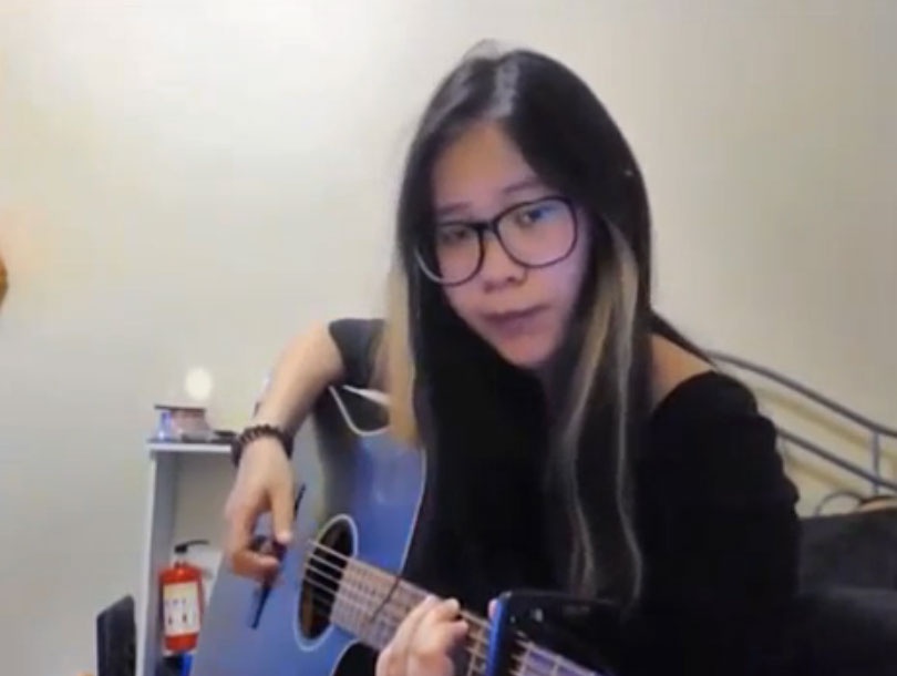 Clip cover Chac ai do se ve bang tieng Anh hinh anh