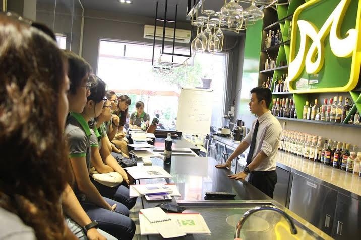 Thầy Đình Song là chủ nhân của rất nhiều giải thưởng danh giá. Ảnh: Nhân vật cung cấp.