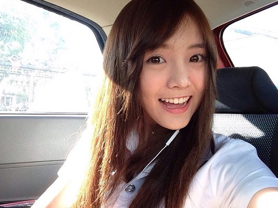 Hot girl Thai Lan so huu guong mat va giong hat thien than hinh anh