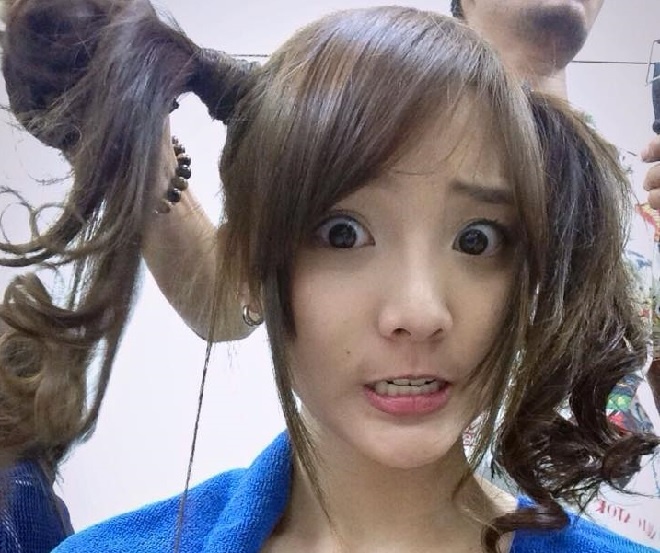 Nenezsnp nghịch ngợm và thích “tự sướng” mọi lúc mọi nơi. Ảnh: Facebook.