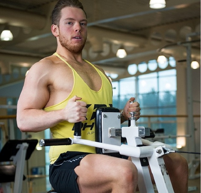 Thành công đưa Nathan trở thành huấn luyện viên thể dục cá nhân. Anh mới đây tham gia cuộc thi thể hình để khoe sự “biến hình” của bản thân.