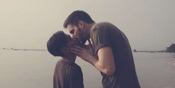 Cặp đôi tự hào vì tình yêu của mình.