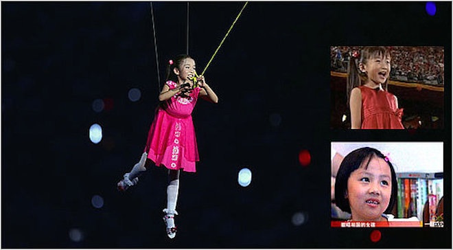 Tuy nhiên,  sau chương trình, em vướng vào scandal hát nhép khi một bé khác kém sắc nhưng hát hay hơn đã hát thế sau cánh gà. Nhưng Diệu Khả trong khi biểu diễn vô tư không biết mình được đè giọng. Ảnh: Pop Sugar.