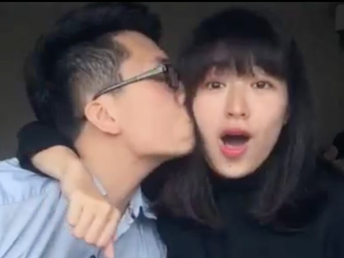 Clip cover doc dao cua em gai MC Diep Chi va ban trai hinh anh