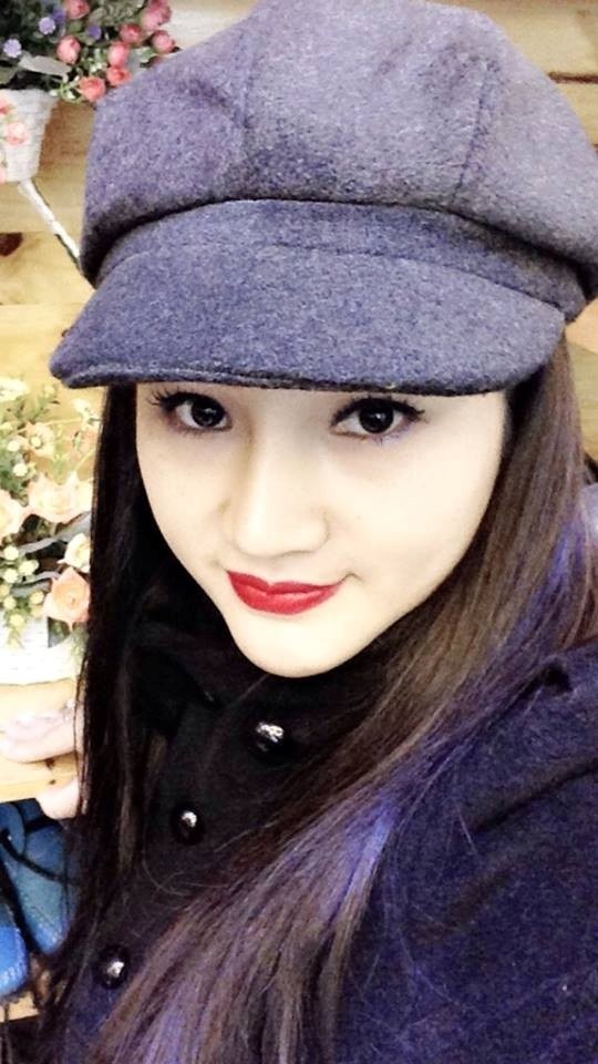 Trải qua hai lần sinh nở, nhưng vóc dáng săn chắc của bà mẹ trẻ này luôn khiến nhiều người ghen tị, bên cạnh đó, gu thời trang cá tính cũng khiến chị tôn lên nhan sắc trời phú của mình.