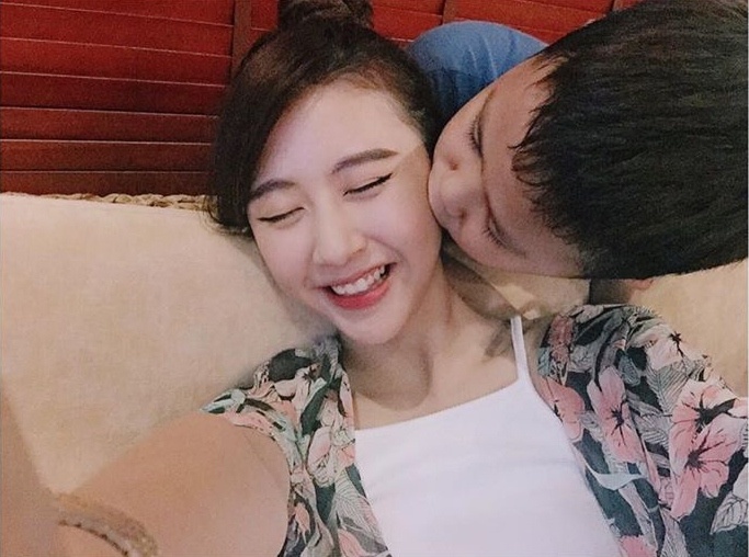 Quỳnh Anh đang rất hạnh phúc bên gia đình. Ảnh: FNNV.