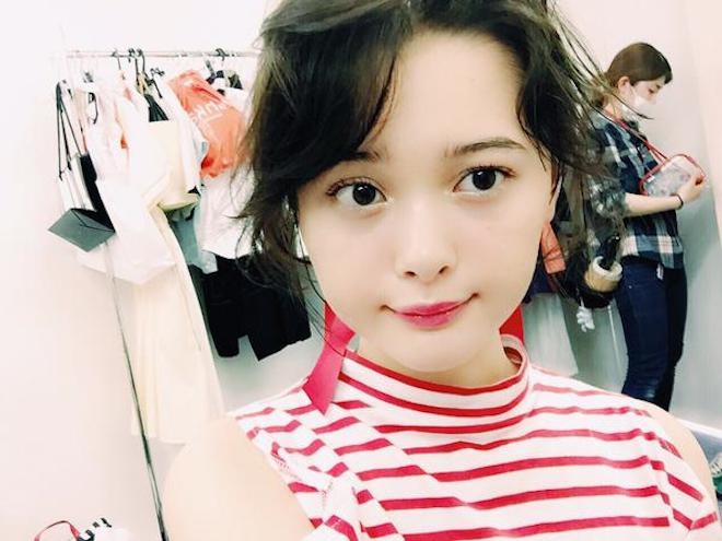 Tina Tamaki (17 tuổi) mang hai dòng máu Mỹ - Nhật. Với đôi mắt sâu thẳm mang nhiều tâm sự, cô gái gây được nhiều sự chú ý trong làng mẫu ảnh.