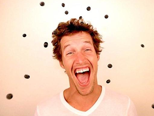 Nam sinh bo hoc ban hoa qua kiem 1 trieu USD moi thang hinh anh