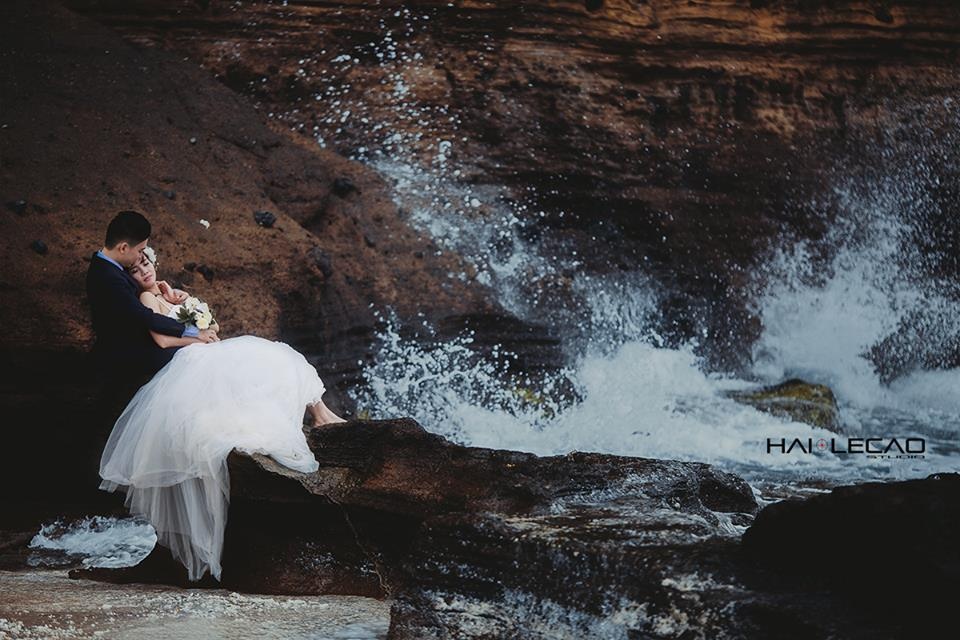 Bộ ảnh cưới đẹp tựa tranh vẽ của cặp đôi Bảo Anh và Quỳnh Anh được thực hiện bởi nhiếp 