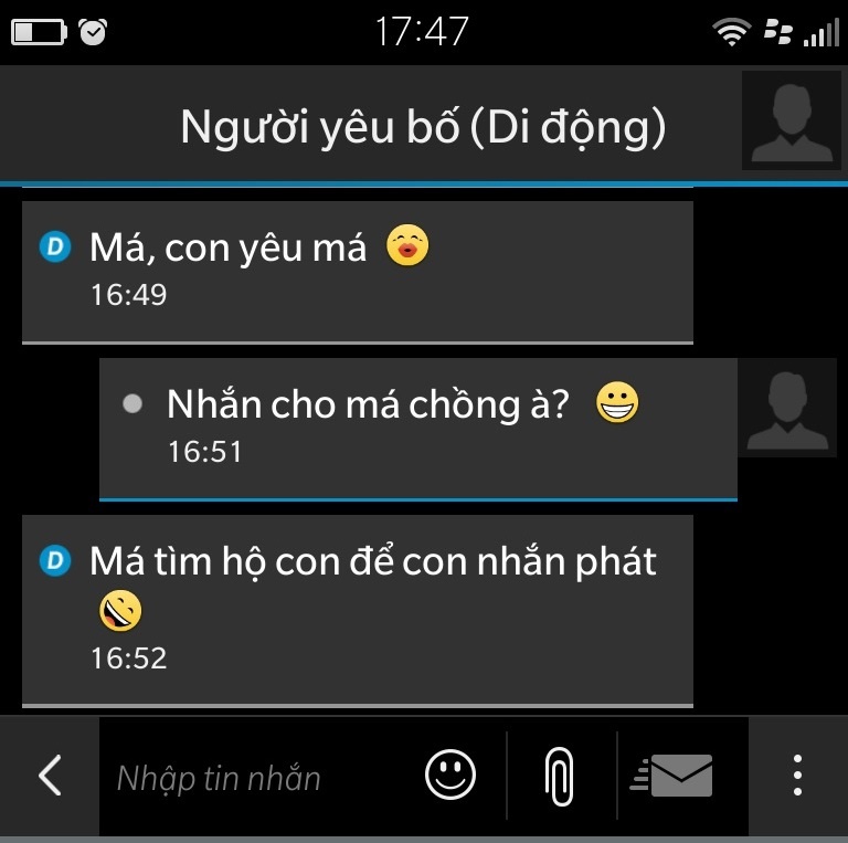 Màn đối đáp dễ thương của hai mẹ con. Ảnh: Khánh Linh.