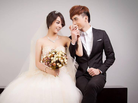 Hot boy nhom hai BB&BG chuc phuc cho nguoi yeu cu hinh anh