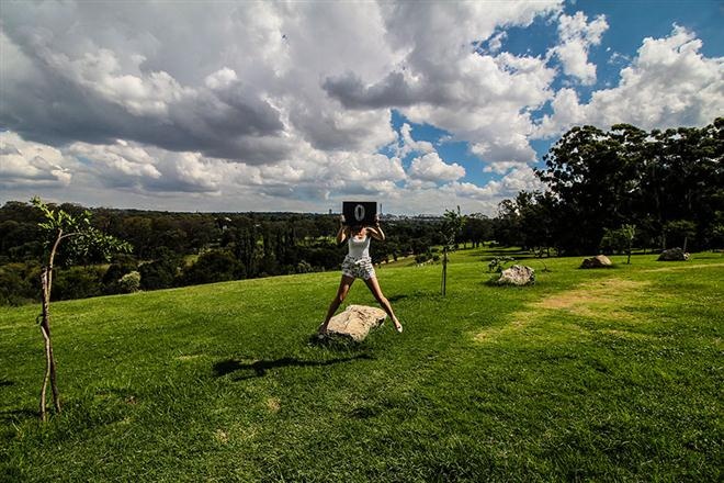 Cặp vợ chồng này khởi hành từ Johannesburg (Nam Phi), nơi họ sinh sống. Sau 2 tháng, họ đã đi được 11 000km quanh Áo và Đức. (ảnh: Boredpanda)