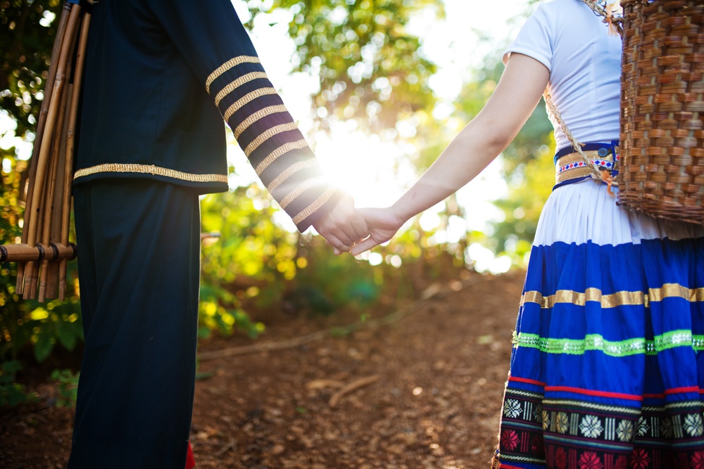  Vốn là đồng hương của nhau nhưng cặp đôi này chỉ biết và nói chuyện khi cùng  làm việc tại Cao Nguyên đá Đồng Văn - Hà Giang.