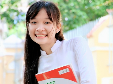 Tro chuyen voi nu sinh lop 11 am hoc bong My hinh anh