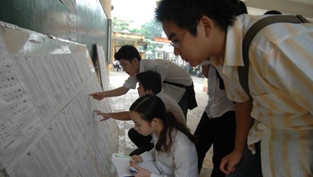 Vào lớp 10 trường công lập năm nay thực sự là một cuộc đua cam go. Ảnh: Hồng Vĩnh