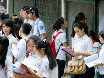 Tuyen sinh lop10: Phu huynh nhao nhao tim phuong an du phong hinh anh
