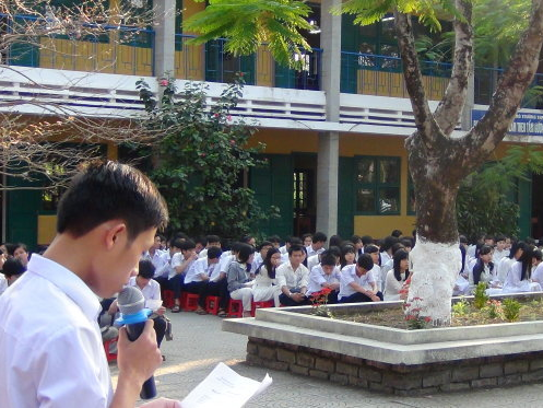 Truoc ky thi THPT quoc gia, truong hoc Ha Noi van mo cua hinh anh