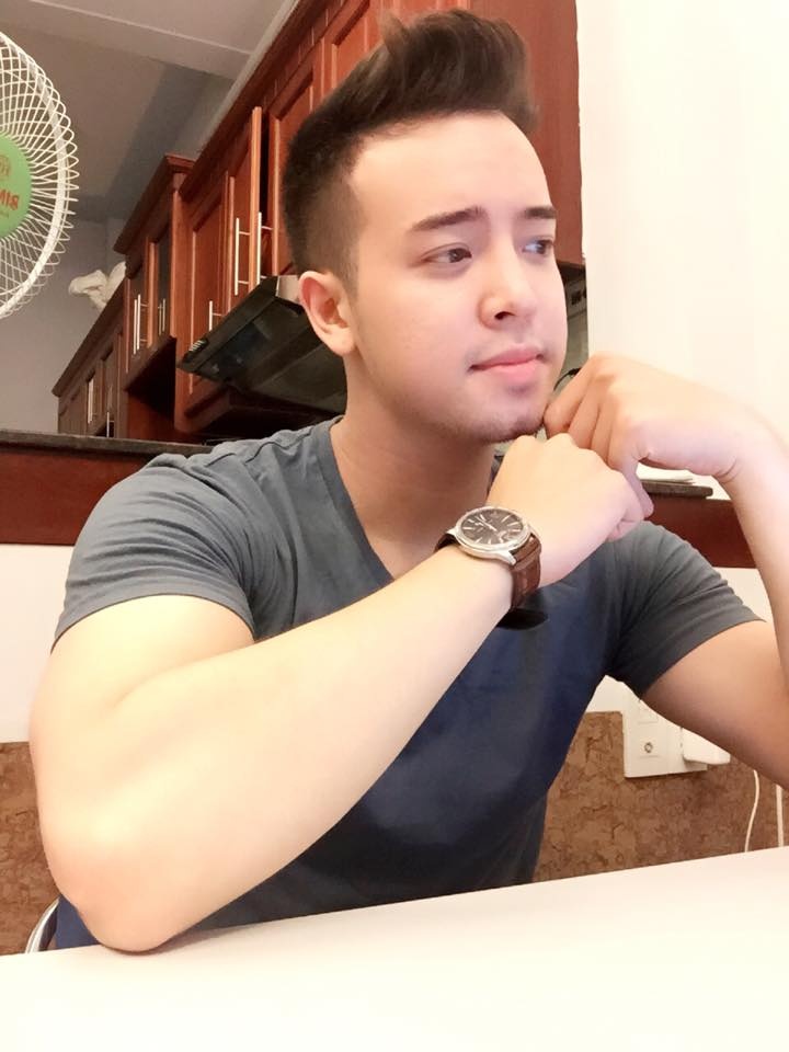 Ngoài đời, Tim Nguyễn là người cởi mở, hòa đồng, rất thích giao lưu, kết bạn. Bên cạnh việc dạy học, anh còn đam mê nhiếp ảnh và du lịch. Chàng trai 27 tuổi cho biết, anh luôn ấn tượng với vẻ đẹp và những món ăn Việt Nam.