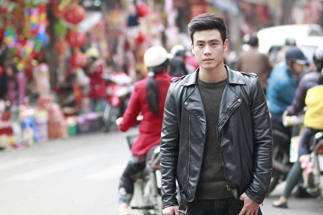 Theo đuổi bộ môn này trong 5 năm, có hơn 2 năm kinh nghiệm đứng lớp, Tiến Huy hiện được biết đến như một trong những huấn luyện viên có tiếng tại Hà Nội. Thầy giáo trẻ luôn nghiêm khắc để giúp học viên của mình tiến bộ hơn qua từng bài tập.