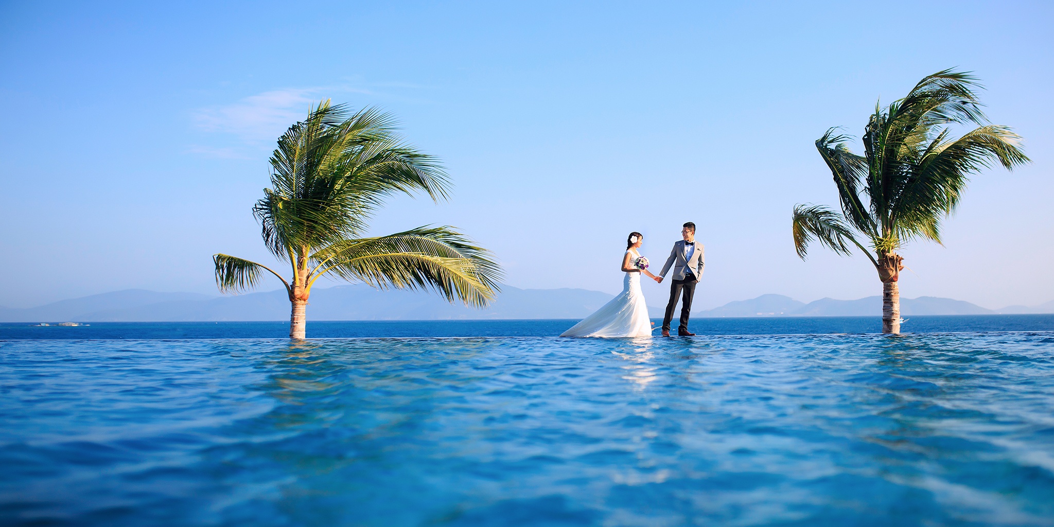 Dù nhỏ hơn vợ 1 tuổi nhưng Bá Lâm là người chững chạc 