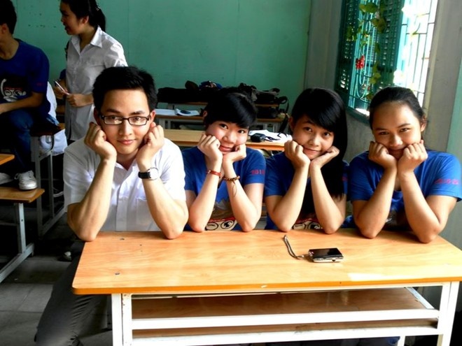 Thầy nổi tiếng với vẻ thư sinh 