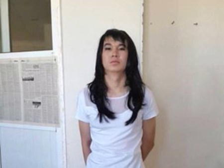 Don nguc, doi toc gia de di thi dai hoc ho ban gai hinh anh