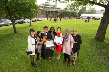 Cao Anh và những người đã giúp đỡ cậu trong quãng thời gian học tại ĐH Toronto.