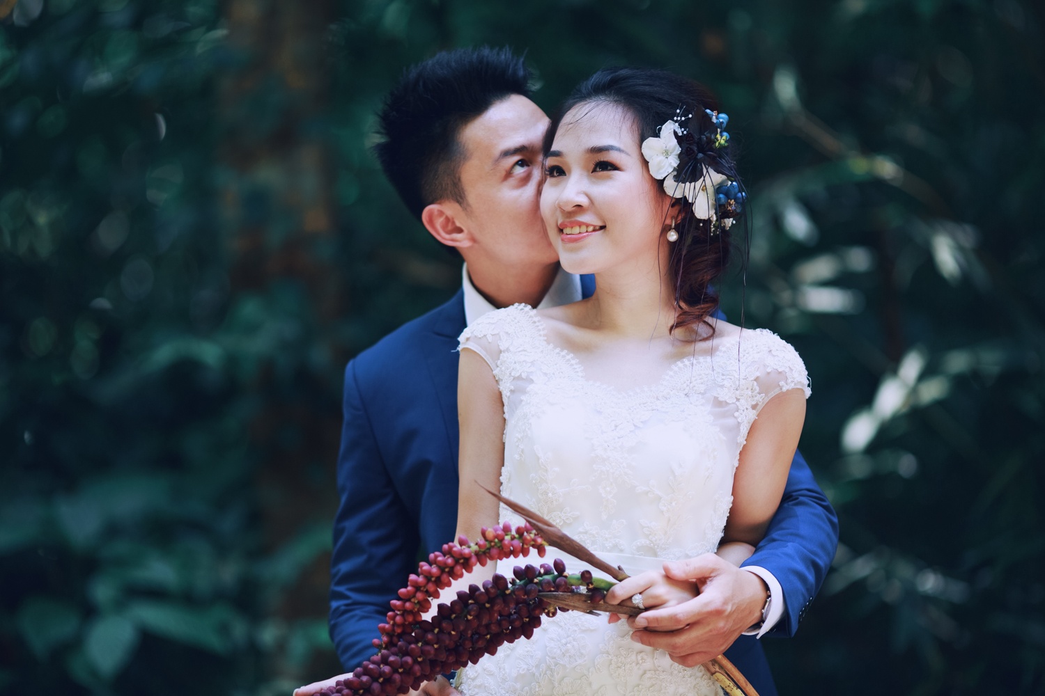 Anh cuoi chup dip nang nong ky luc cua cap doi Ha thanh hinh anh