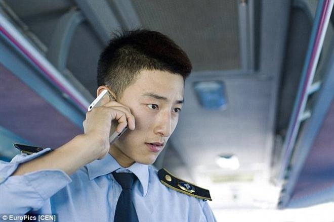 Nhiều người so sánh anh với diễn viên người Mỹ gốc Trung Daniel Wu.