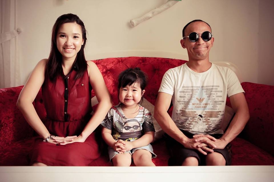 Anh doi thuong cua cap doi 'dua lech' vo cao - chong thap hinh anh
