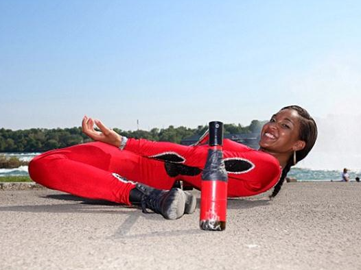 9X co kha nang uon nguoi chui qua gam oto khong can cham dat hinh anh