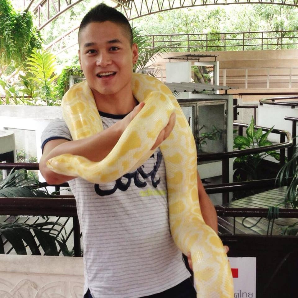 Sau 5 năm vắng bóng, Đăng Hoàng khiến nhiều người bất ngờ với vẻ chững chạc, điển trai của anh. 