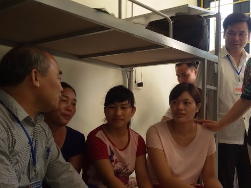 ​Nha nghi, khach san 'chat chem' thi sinh hinh anh