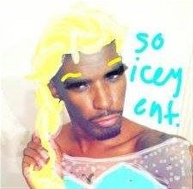 Công chúa Elsa đầy “mê hoặc”.