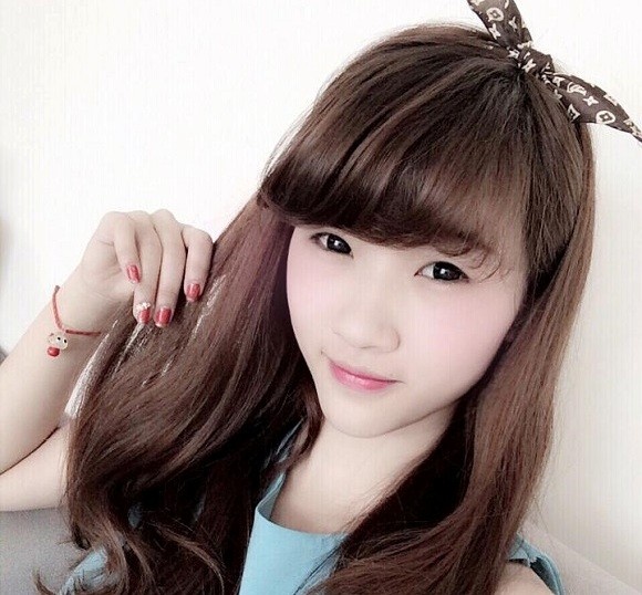 Hot girl bánh tráng trộn