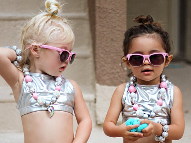 Cap nhoc ty 2 tuoi so huu hon 100.000 fan tren mang hinh anh