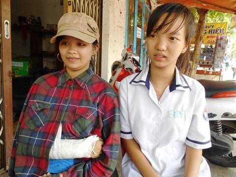 Thí sinh Hào (trái) và 