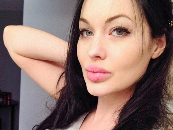 Ban sao Angelina Jolie kho kiem ban trai vi vong 1 ngoai co hinh anh