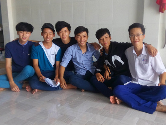 'Hoi doc than' di thi hinh anh