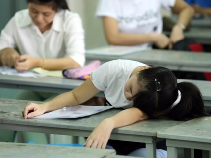 Thi sinh ngat xiu khi hay tin bo dot ngot qua doi hinh anh
