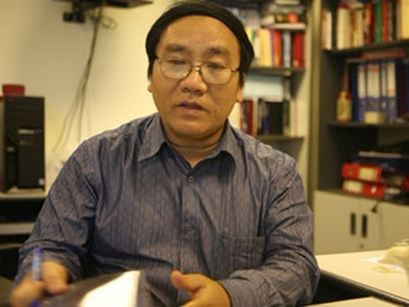 Nha tho Tran Dang Khoa noi gi ve de thi THPT mon Ngu van? hinh anh