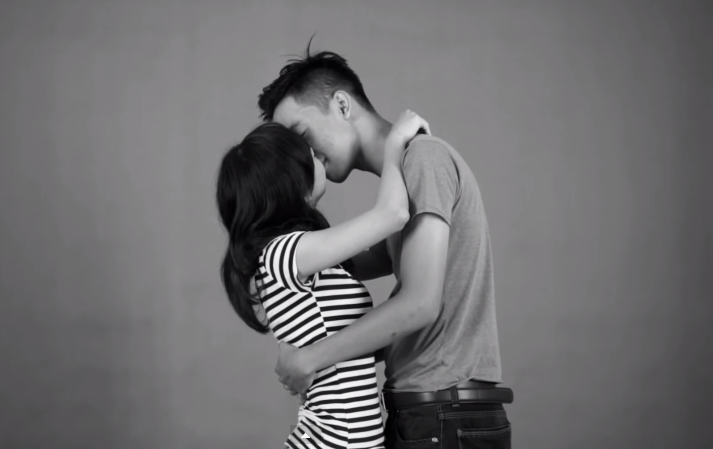 Clip cac ban tre Ha Noi hon nguoi xa la hinh anh